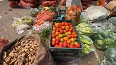 सोलन लाइव : मंगलवार की डबल मंडी में लोकल टमाटर के रेट में आया उछाल 700 से 950 रुपये बिका #devbhoominewstime #devbhoominewstimes #solan #mandinews