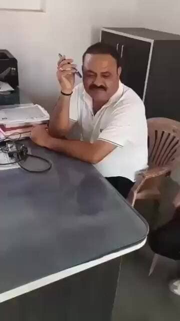 आसपुर क्षेत्र में रात्रि से विधुत सप्लाई बंद होने पर कांग्रेस अध्यक्ष ने अधिकारियों से वार्तालाप की
