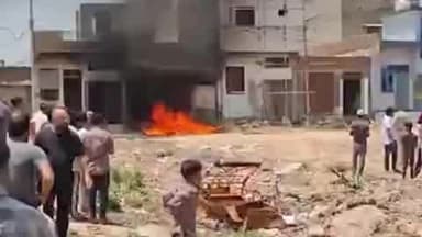 जयपुर: खोहनागोरियान थाना इलाके में अवैध पटाखा फैक्ट्री मे अब तक आग में जलकर मरने वालों की संख्या हुई 4।गंभीर घायलों की संख्या 4