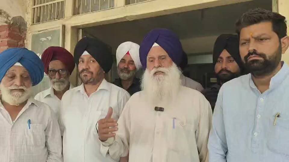 LIVE: गुरुद्वारा प्रबंधक कमेटी ने SDM को सौंपा ज्ञापन: होला मोहल्ला मेले को राज्य स्तरीय दर्जा देने की अपील...
@topfans सबसे तेज खबर DC Sirmaur #HimachalNews #himachalpradesh Paonta Sahib #gurudwarasahib #gurudwara