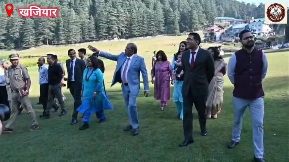 खजियार दुनिया के श्रेष्ठ पर्यटन स्थलों में शुमार, इसकी खूबसूरती का कोई मुकाबला नहीं : मुख्य निर्वाचन आयुक्त ज्ञानेश कुमार।
#Khajjiar #HimachalPradesh #Chamba #Tourism #IncredibleIndia #NatureLovers #TravelDestination #ChiefElectionCommissioner #GyaneshKumar #BeautifulIndia #MountainLife #HimachalTourism #ExploreHimachal #TravelPhotography #TouristSpot #GreenValley #IndiaTourism #Wanderlust #NatureBeauty #TravelNews