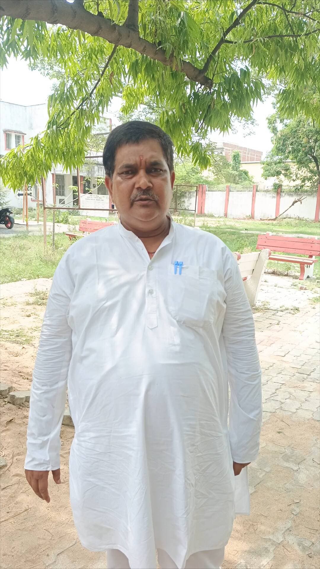 दो दिन का जिंदगी मुस्कुराते रहिए।
