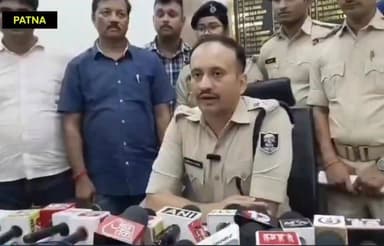 खान सर से जुड़े सवाल पर एसएसपी SSP कार्तिकेय के शर्माने कहा,यह मामला न्यायालय में विचाराधीन है,इसलिए इस पर अधिक टिप्पणी नहीं कर सकते। यह जांच का विषय है और आगे की प्रक्रिया के बारे में समय आने पर जानकारी दी जाएगी।
#Patna #FaizalKhan #SSP #KartikeyaSharma #BiharNews #BreakingNews #PatnaPolice #LegalUpdate