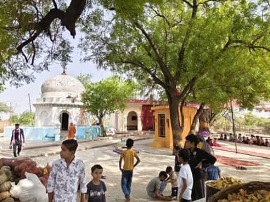 ग्राम पंचायत पतारा जनपद हमीरपुर (UP) के श्री सदा शिव मंदिर में सात दिवसीय भागवत कथा के बाद विशाल भंडारे का आयोजन शुरू हो चुका है, आप सभी आएं और अपने जीवन को कृतार्थ बनाएं...