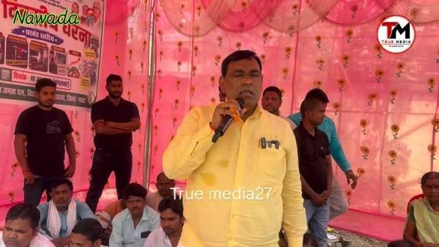 🚩 बिहार में बढ़ते महँगाई, भ्रष्टाचार एवं बेरोज़गारी के ख़िलाफ़ राष्ट्रीय जनता दल (राजद) का एकदिवसीय धरना प्रदर्शन।
महँगाई की मार, भ्रष्टाचार का वार और बेरोज़गारी से परेशान जनता अब जवाब मांग रही है। ✊🔥
#RJD #धरना_प्रदर्शन #महँगाई #बेरोज़गारी #Rjdprotest