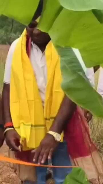 মাটি কেটে ১০০দিনের কাজের সূচনা করলেন বিধায়ক