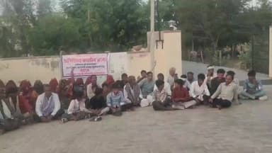 #ChuruNews #बीदासर हरिनगर से रामदेवरा जाने वाला मार्ग खुलवाने की मांग को लेकर ग्रामीणों का धरना।
DIPR, Department of Information & Public Relations, Rajasthan CMO Rajasthan Santosh Meghwal
