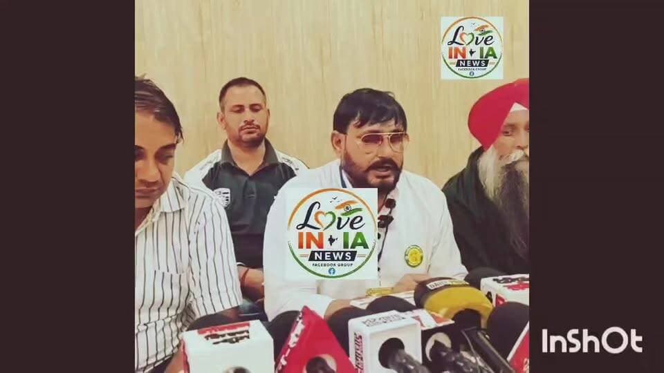 रेनू भाटिया के समर्थन में उतरी बीकेयू शहीद भगत सिंह। बोले रेनू भाटिया ने सवाल कर लिया था कि डॉक्टर शैली को क्यों दोबारा नौकरी पर रखा गया? सरकार ने दबाव डालकर भाटिया से इस्तीफा लिया। पूछा जेल के दौरान का वेतन कैसे डॉक्टर शैली को दिया गया।
#loveindianews #viralreels #haryana #reenubhatia #viralpost #kurukshetra #LNJP #Resign