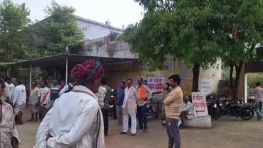 गरोठ थाना अंतर्गत इंद्रा बाई की मौत गरोठ अस्पताल में पीहर एवं ससुराल पक्ष के लोगों की भीड़