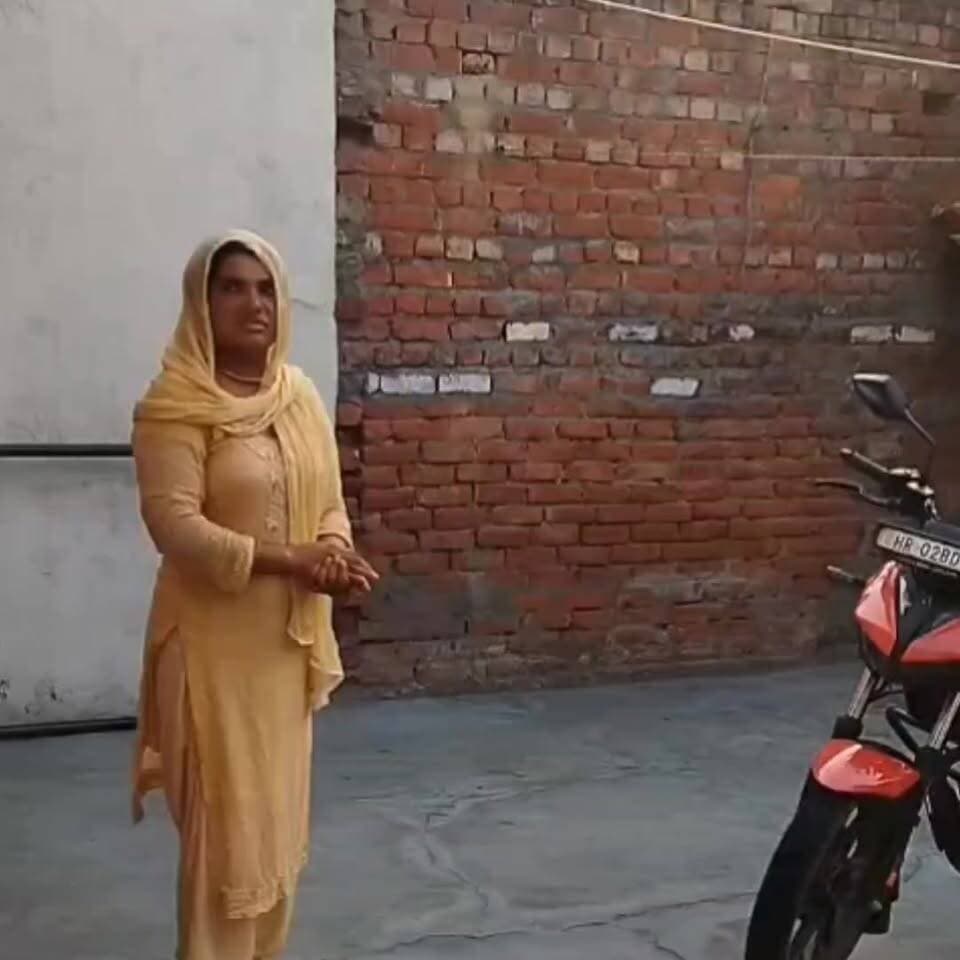 यमुनानगर ऑपरेशन मैदान 2.0 का बड़ा एक्शन, यमुनानगर में नशा तस्करों पर ताबड़तोड़ रेड,11 टीमों ने संभाला मोर्चा
सुबह 5 बजे पुलिस की दबिश, आजाद नगर-शांति कॉलोनी में हड़कंप!ऑपरेशन मैदान 2.0 के तहत नशा तस्करों को सख्त चेतावनी, कई वाहन इंपाउंड।
#OperationMaidan20 #YamunanagarPolice #WarOnDrugs #DrugFreeHaryana #HaryanaPolice #CrimeNews #Yamunanagar #BreakingNews #AntiDrugCampaign #AKNewsHaryana