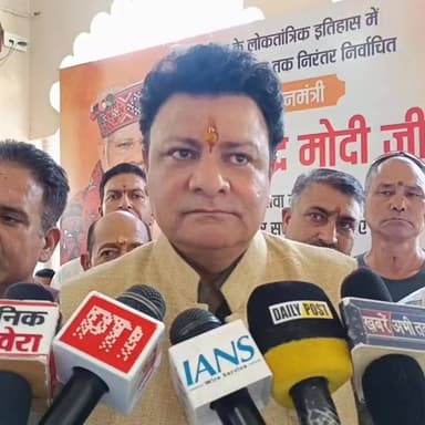 धर्मशाला में सुधीर शर्मा का सीएम सुक्खू पर हमला। बोले— "सुबह फैसला, शाम को बदलाव!" जिला परिषद चुनावों में देरी पर भी सरकार को घेरा।
#SudhirSharma #Dharamshala #HimachalPradesh #SukhvinderSinghSukhu #HimachalPolitics