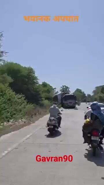 Paratwada Akot Highway Accident Two Truck Back To Back Collide