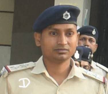 नही रहे मधेपुरा जिला के तीन थानेदार....
◆ज्ञानानंद अमरेंद्र (अरार थाना) (साजन पासवान रतवारा थाना) नीरज कुमार (बेलारी थाना) पटना से लौट रहे थे सीआईडी के मीटिंग करके बेगूसराय के पास हादसा हुआ..
(श्रद्धांजलि भगवान उनकी आत्मा को शांति दे)🙏😭💐