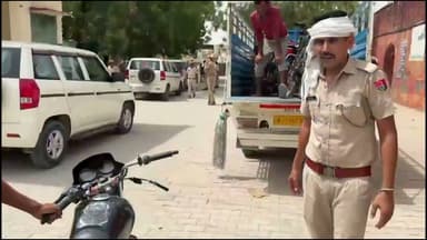 #एसपी के निर्देशन में नशा तस्करों के हॉट-स्पॉट गुड़िया गांव में भारी पुलिस दबिश, 16 गिरफ्तार#