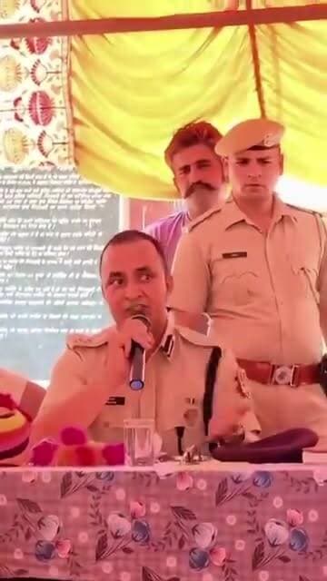 हेलमेट को लेकर SP श्री चूनाराम जाट का संदेश।
#ipschunaram #barmerpolice #PoliceOfficer #एसपी_चूनाराम #नशा_मुक्त_बाड़मेर_अभियान #bike #helmet #helmetsafety