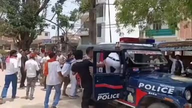प्रतापगढ़ पट्टी कोतवाली के सरसतपुर सराय ग्रामसभा की एक हिंदू नाबालिक बहन को पट्टी रायपुर रोड पर स्थित सिमरन क्लॉथ हाउस का ओनर गुलजार अहमद ने सस्ते कपड़े देने के लालच देकर अपने जाल में फंसा लिया,, अपनी ही दुकान में रेप किए,, वीडियो भी बना लिया,,
महीने से ब्लैकमेल करके बार बार रेप किया,,
जब मन भर गया तो अयोध्या के किसी मंगल नाम के आदमी के हाथों बेंच दिया,, वो आदमी हिंदू बहन को दिल्ली ले जाके हाथ पैर बांधकर ड्रग्स देकर रेप करते,, 8 अप्रैल से अपहरण बची को 8 मई को अयोध्या से बरामद किया गया,, पुलिस प्रशासन ने इस मामले में बहुतलापरवाही किया,
कल जब मामला बजरंगदल पट्टी प्रतापगढ़ के जिला सह संयोजक विनय सिंह भाटी के पास पहुंचा तब उनके और संगठन के कार्यकर्ताओं की पहल से हिंदू बहन को न्याय
मिला,,
आज आरोपी को जेल भेजा गया,,
संगठन के कार्यकर्ताओं के द्वारा इसे दंड भी दिया गया,, #अयोध्या #YogiAdityanath #trendingreels