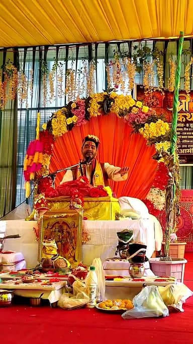 जुब्बल लाइव: जुब्बल में आयोजित भागवत कथा के पास में पांचवा दिन बड़ी संख्या में पहुंचें श्रद्धालु।