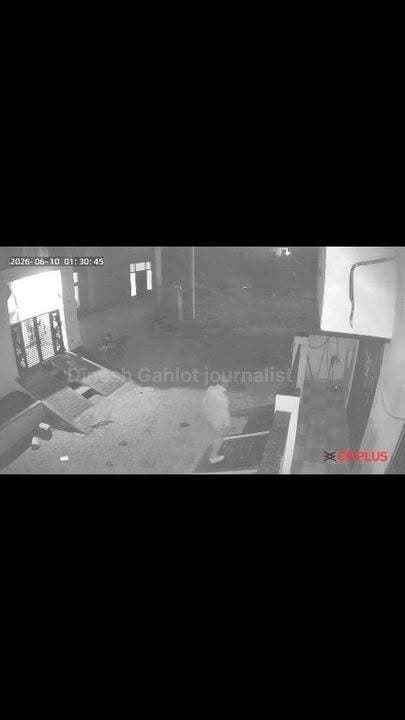 अजमेर में बड़ी चोरी, बच्चों की गुल्लक तक नहीं छोड़ी,सीसीटीवी में दिखा संदिग्ध, पुलिस कर रही है जांच! #RajasthanNews #CCTV #ajmer #सीसीटीवी