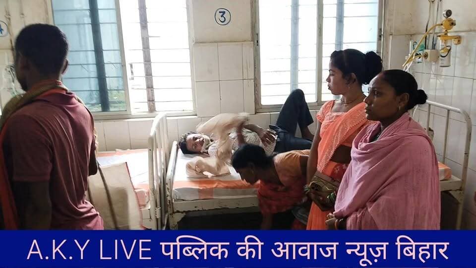 #मधुश्रवा मेला घूमने जा रहे #बाइक पर सवार होकर #जीजा और #साली को #ट्रक ने मारी जोरदार की टक्कर बाइक चालक #सनोज कुमार हुए घायल सदर अस्पताल भर्ती Public ki Awaz #arwalnews Public Ki Awaz - News