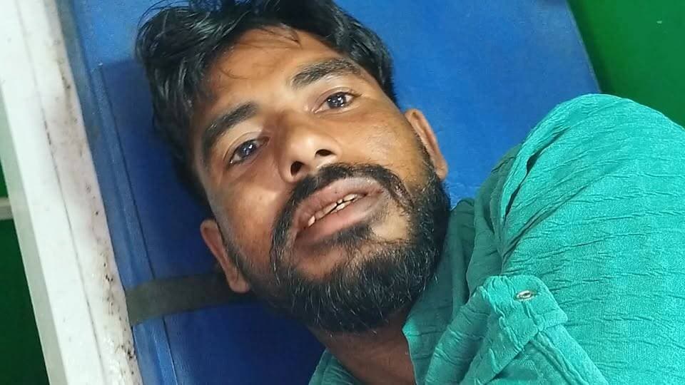 कोडरमा थाना क्षेत्र केपांडेयडीह के समीप स्कॉर्पियो ने बाइक को मारी टक्कर, मासूम समेत तीन घायल, घटना के बाद घायलों को इलाज के लिए अस्पताल भेजा गया, पुलिस जांच में जुटी
#accident #koderma #kodermapolice #KodermaNews #JharkhandNews #JharkhandPolice #takkar #accidentnews #ghayalshyar