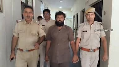 चूरू के NH -52 पर शराब तस्करी..चारे से भरें ट्रक में बनाएं गुप्त बॉक्स में भरी थी अंग्रेजी शराब..
#4समाचार #letestnewshindi #खबरसमाचार #fyiシ゚viral #आबकारी #अवैध शराब #NH52
