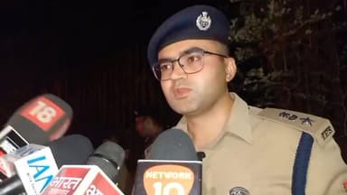 शताब्दी एक्सप्रेस में सफर कर रहे आरएसएस प्रमुख मोहन भागवत के कोच पर फिरोजाबाद में हुआ पथराव, शीशा टूटा, मोहन भागवत सुरक्षित..
#Kanpur #mohanbhagwat #Shatabdiexpress Vishva Hindu Parishad -VHP Rohit Pradhan Manish Yogacharya हरीश कौशिक बजरंगदल Friends of RSS @