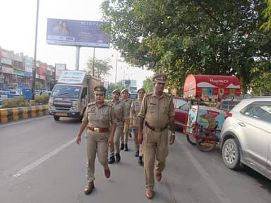 #SSPBareilly के निर्देशन में महिला थाना #bareillypolice द्वारा अपराध नियंत्रण, शांति एवं कानून व्यवस्था बनाये रखने के दृष्टिगत मुख्य मार्गों व भीड़-भाड़ वाले स्थानों पर पैदल गश्त की गयी।
#UPPolice https://t.co/PWmVJJghaf