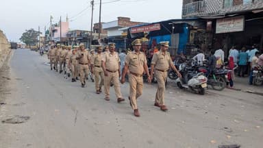 #SSPBareilly के निर्देशन में थाना फतेहगंज पूर्वी #bareillypolice द्वारा अपराध नियंत्रण, शांति एवं कानून व्यवस्था बनाये रखने के दृष्टिगत मुख्य मार्गों व भीड़-भाड़ वाले स्थानों पर पैदल गश्त की गयी।
#UPPolice https://t.co/EDEvJke20N