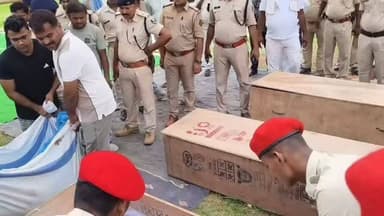 पार्थिक #शरीर को लाया गया #मधेपुरा #पुलिस #लाइन