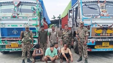 কোচবিহার জেলার বক্সিরহাট থানার পুলিশ ভাঙাপাকড়ি এলাকায় নাকা চেকিং করার সময় ২টি গাড়ি আটক করেন যেগুলোর মধ্যে থেকে ১৬টি গরু উদ্ধার করা হয়।কোনো বৈধ কাগজ না থাকায় গরুসমেত দুটো গাড়িকে বাজেয়াপ্ত করেন এবং গাড়িতে থাকা ব্যক্তিদের গ্রেফতার করে নির্দিষ্ট ধারায় মামলা রুজু করেন বক্সিরহাট থানার পুলিশ।