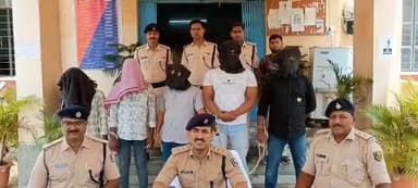 ब्रेकिंग न्यूज
जयनगर थाना क्षेत्र के ईसलामपुर मुहल्ला में जमीनी विवाद में मोहम्मद कासीम हत्या मामलें में पांच साल से फरार चल रहे प्राथमिकी अभियुक्त मोहम्मद तमन्ना
पिता मोहम्मद इमाम हसन को जयनगर थाना पुलिस ने गिरफ्तार किया है।
थाना कांड संख्या (195/20)
गिरफ्तार अभियुक्त नेपाल के जनकपुर में नाम छुपा कर रह रहा था।
#bihar #मधुबनी #jaynagar #madhubani #delhi #baira #viralreels #बिहार #shortsvideos #governmentbihar