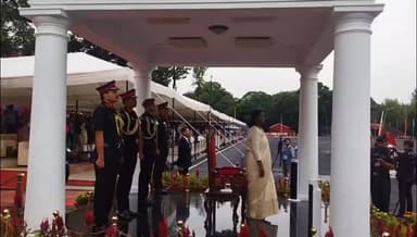 🇮🇳 गर्व का पल! 🇮🇳
देहरादून की धरती आज फिर वीर सपूतों के कदमों से गूंज उठी। भारतीय सैन्य अकादमी (IMA) की भव्य पासिंग आउट परेड में राष्ट्रपति द्रौपदी मुर्मू ने सलामी ली। जैसे ही जेंटलमैन कैडेट्स ने 'अंतिम पग' पार किया, वे भारतीय सेना के गौरवशाली अधिकारी बन गए।
देशभक्ति, अनुशासन और समर्पण की इस अद्भुत तस्वीर ने हर भारतीय का सीना गर्व से चौड़ा कर दिया। 🇮🇳✨
#IMA #POP #dehradun