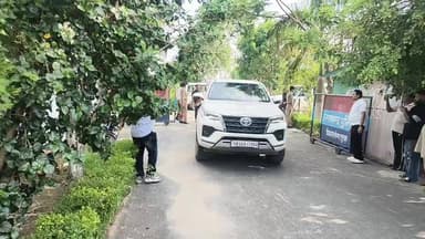 मुख्यमंत्री पुष्कर सिंह धामी पहुंचे गदरपुर विधायक अरविंद पांडे के आवास #LIVE 🔴🔴
#Gadarpur #PushkarSinghDhami #ArvindPandey #UttarakhandPolitics #CMVisit #PoliticalNews #UttarakhandNews #BreakingNews #GadarpurNews #StatePolitics