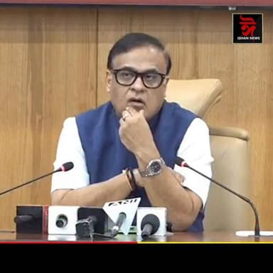 ঘৰত অসমীয়া ভাষা নোকোৱা মানুহে অসমীয়া লিখি কি লাভ? পৃথিৱীত চন্দ্ৰ-সূৰ্য থকালৈ অসমত অসমীয়া ভাষা থাকিব - হিমন্ত বিশ্ব শৰ্মা