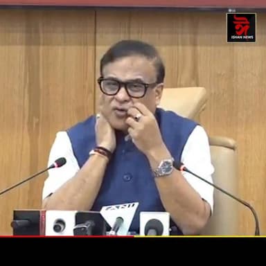 অসমত সুৰাৰ দাম বেছি কৰিলে সুৰাপান কৰা মানুহৰ সংখ্যা কমিব। কিন্তু অসমত মেঘালয় আৰু অৰুণাচলৰ মদ আহি সোমাই যাবঃ হিমন্ত বিশ্ব শৰ্মা