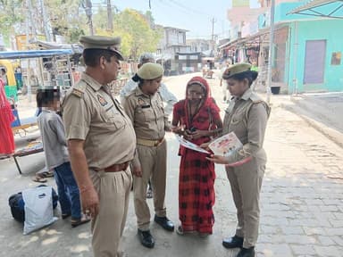 #SPSambhal @Krishan_IPS के निर्देशन में मिशन शक्ति टीम महिला थाना द्वारा डबल फाटक थाना चन्दौसी में बालिकाओं/महिलाओं को #MissionShakti5 अभियान के अंतर्गत नारी सुरक्षा सशक्तिकरण व #CyberAwareness हेतु जागरूक किया।
#नारी_सुरक्षा_सम्मान_स्वावलंबन https://t.co/kjN6h5zkrg