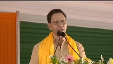 2027 की तैयारी शुरू? आज़मगढ़ की सभा में निरहुआ ने जनता से पूछा बड़ा सवाल
आज़मगढ़ की जनसभा में निरहुआ ने चुनावी माहौल को गर्माते हुए लोगों से सीधे पूछा—"2027 की तैयारी कर ली है?" उनके इस सवाल पर सभा में मौजूद समर्थकों ने हाथ उठाकर जवाब दिया।
Nirahua
#Nirahua, #DineshLalYadav, #Mission2027, #UPPolitics, #Azamgarh, #CMYogi, #YogiAdityanath
