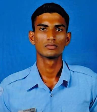 যোৰহাটৰ ৰৰৈয়াত ভয়ংকৰ বিমান দুৰ্ঘটনা। বায়ুসেনাৰ বিমান দুৰ্ঘটনাত ছহিদ ৫জনকৈ জোৱান। ছহিদ স্কোৱাড্ৰন লিডাৰ প্ৰশান্ত সিং,ফ্লাইট লেফটেনেণ্ট সুভম কুমাৰ, ছাৰ্জণ্ট জিতেন্দ্ৰ শৰ্মা,অগ্নিবীৰবায়ু খেমাৰাম কুমাৱত আৰু দীনেশ আলম।
#public #friends #news #highlights #viral #viralreels #NewsUpdate #public