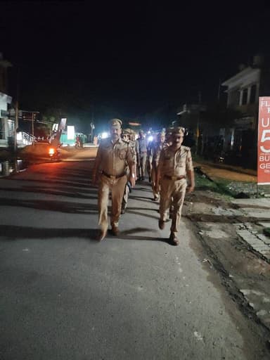 #SP_RBL @Ravi_KumarIPS के निर्देशन में जनपदीय पुलिस द्वारा अपने-अपने थाना क्षेत्र अन्तर्गत शांति एवं कानून व्यवस्था के दृष्टिगत पैदल गश्त की गयी-
@Uppolice
@dgpup
@adgzonelucknow
@Igrangelucknow https://t.co/c3VBQHYwRb