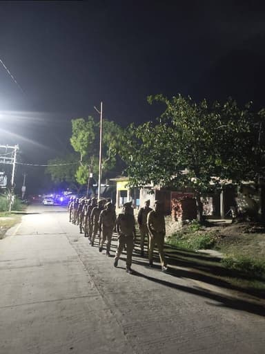 #SP_RBL @Ravi_KumarIPS के निर्देशन में जनपदीय पुलिस द्वारा अपने-अपने थाना क्षेत्र अन्तर्गत शांति एवं कानून व्यवस्था के दृष्टिगत पैदल गश्त की गयी-
@Uppolice
@dgpup
@adgzonelucknow
@Igrangelucknow https://t.co/bmhciM1HTd