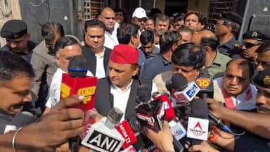 #आगरा ब्रेकिंग : दो दिवसीय आगरा दौरे पर पहुंचे अखिलेश यादव
राज्यसभा सांसद रामजीलाल सुमन के घर पहुंचे अखिलेश,सुमन के नाती के देहांत के बाद परिवार से मिलने पहुंचे थे अखिलेश
परिजनों से मिल अखिलेश ने दी शोक संवेदना
लगभग आधे घंटे तक सुमन के घर पर रहे अखिलेश
डॉ पारीक, विनय अग्रवाल, रिजवान उद्दीन प्रिंस के घर पर भी जाएंगे अखिलेश यादव
रविवार को होटल मुगल के विजन इंडिया के कार्यक्रम में होंगे शामिल
बाइट अखिलेश यादव पूर्व मुख्यमंत्री सपा
#KhabarExpert #everyone #highlight #trendingnews #AkhileshYadav #samajwadipartynews #agra