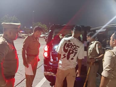 #SSP_MoradabadPolice @satpal_IPS के निर्देशन में, #क्षेत्राधिकारी हाईवे द्वारा पुलिस बल के साथ, थाना मूँढापांडे क्षेत्रान्तर्गत टोल प्लाजा पर पुलिस बल के साथ संदिग्ध व्यक्तियों एवं वाहनों की चेकिंग की गई तथा सम्बन्धित को आवश्यक दिशा-निर्देश दिए गए।
#UPPolice https://t.co/vou3DiLGl9
