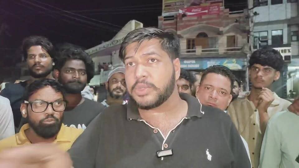 LIVE: पांवटा साहिब के विश्वकर्मा चौक पर बेलगाम ट्रालो को युवाओं ने रोका, भारी हंगामा, सड़क पर लगा जाम...
@topfans सबसे तेज खबर #himachalpradeshpolice #सबसेतेजखबर Sirmaur Police DC Sirmaur Himachal Pradesh Police