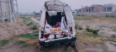 अमरोहा के सैंदनगली थाना क्षेत्र मे गंगा एक्सप्रेसवे पर भीषण हादसा, 2 की मौत, एक दर्जन से अधिक घायल,मनौनाधाम से इलाज कराकर पंजाब अपने घर जा रहे थे