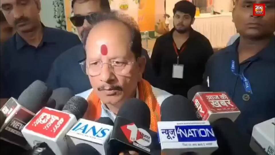 "लालू यादव के जन्मदिन पर हुए नाच-गाने का कृषि मंत्री ने किया बचाव, बोले- खुशी के मौके पर ऐसे कार्यक्रम जायज हैं।"
#LaluYadav #RJD #BiharPolitics #VijaySinha #BirthdayCelebration #BiharNews #PoliticalNews #BreakingNews