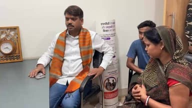 चासनाला कांड्रा निवासी सिंह मेंशन समर्थक बजरंगी महतो के भाई संजय महतो को हार्ट अटैक आने की सूचना के बाद मेडी अस्पताल पहुँचे धनबाद महापौर संजीव सिंह, इस दौरान महापौर ने परिजनों से मुलाकात किए और बेहतर उपचार सुनिश्चित करने के उद्देश्य से उन्हें तत्काल विवेकानंद अस्पताल, दुर्गापुर रेफर करवाया।