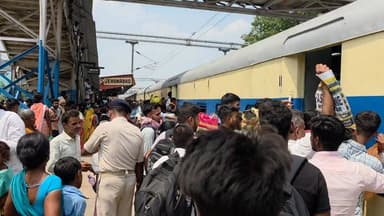 पटना गया रेलखंड पर यात्रियों की भीड़,
