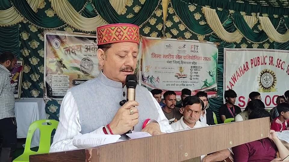 🏃♂️🏅 सलूणी में आयोजित तीन दिवसीय मैराथन एवं खेलकूद प्रतियोगिता के समापन समारोह में मुख्य अतिथि के रूप में स्थानीय विधायक D. S. Thakur शिरकत करेंगे। उनके आगमन को लेकर खिलाड़ियों और क्षेत्रवासियों में उत्साह का माहौल है। 🎉
#SalooniMarathon #DSThakur #ChiefGuest #SportsEvent #Salooni #Chamba #HimachalPradesh #Marathon #YouthSports #ClosingCeremony