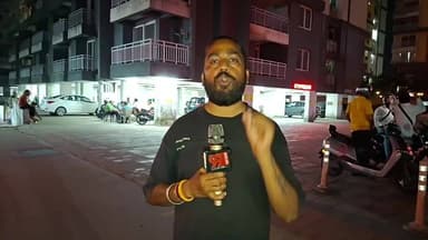 धनबाद, अपनो घर सोसाइटी में अक्षत अग्रवाल ने एक आसाम के लड़की को नौकरी का झांसा देकर अपने फ्लैट में बॉडीगार्ड के साथ रेप करने का प्रयास किया गया, लड़की ने शोर-हंगामा के बाद जुटी भीड़, गोविंदपुर पुलिस ने अपने साथ अक्षत अग्रवाल और बॉडीगार्ड को लेकर थाने गया, देखिए 99 न्यूज पर लाइव