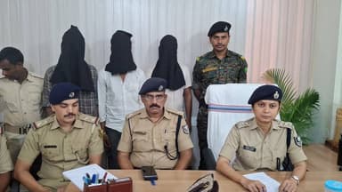 मुजफ्फरपुर में छिनतई गैंग का भंडाफोड़! 3 अपराधी गिरफ्तार, 18 मोबाइल, लैपटॉप और जेवरात बरामद
#MuzaffarpurPolice #AhiyaPurPolice #CrimeNews
#MobileSnatchingGang #BiharCrimeUpdate